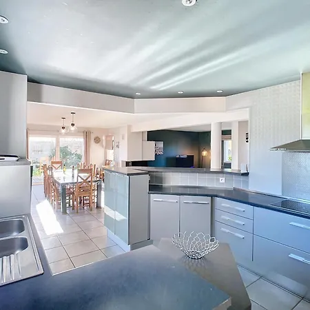 Villa Grande Maison De *